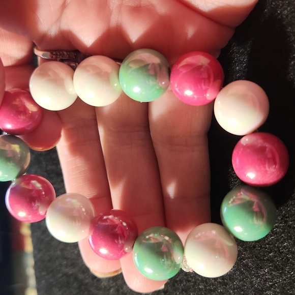 Hand crafted beaded bracelet - Picture 3 of 4